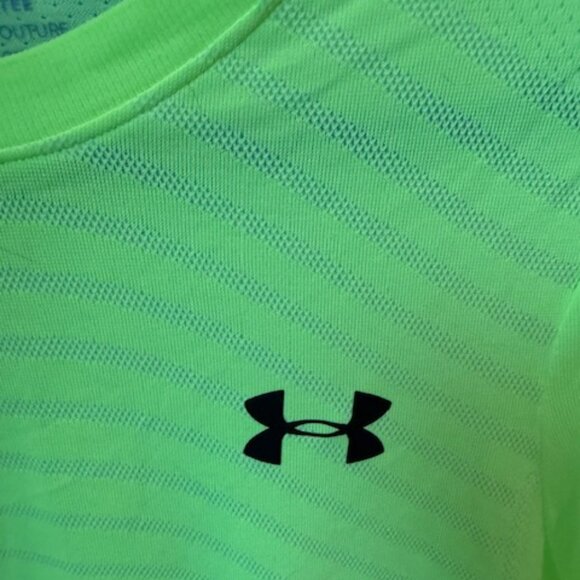 Pre-Loved Unisex Under Armour Athletic Tee - Men's S/Women's M - Picture 4 of 4